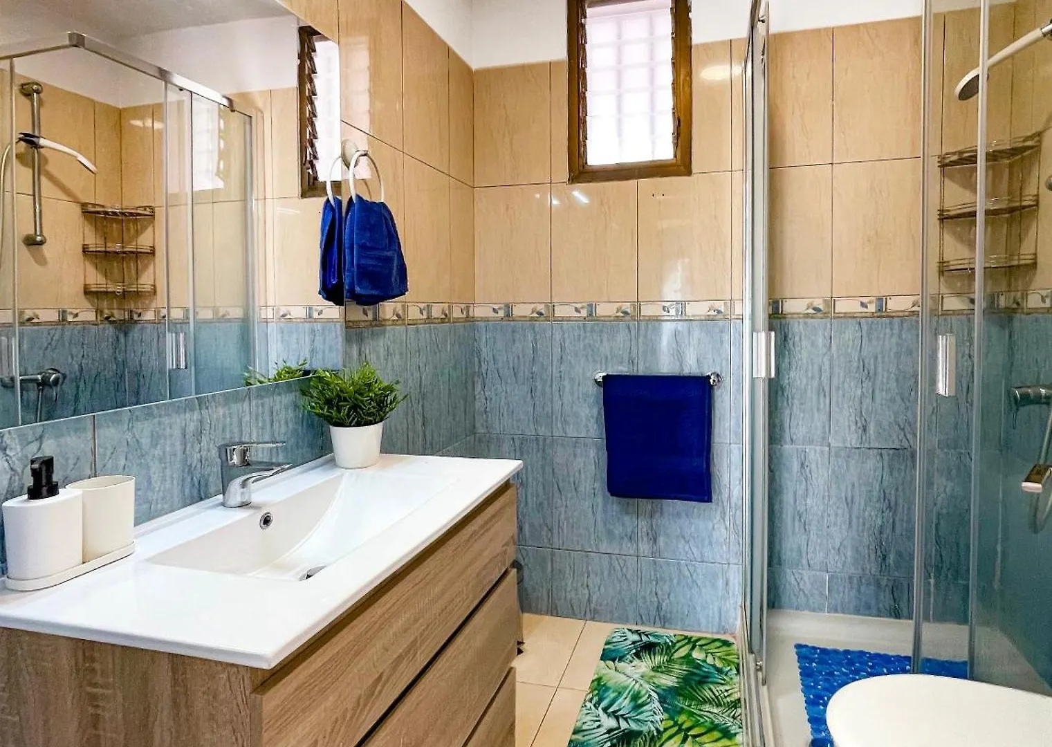 Summerland Ocean View Arona  Apartment